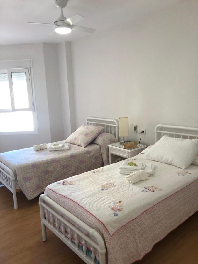 Malaga Playa Centro Ideal Familia Y Amigos Kültér fotó